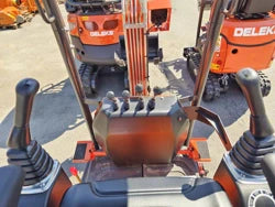 Mini-pelle compacte 1T, Moteur Kubota 3 cylindres