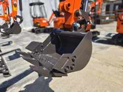 Mini-pelle compacte 1T, Moteur Kubota 3 cylindres