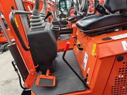 M80 Mini Pelle 0.85 tonne, Moteur Briggs&Stratton